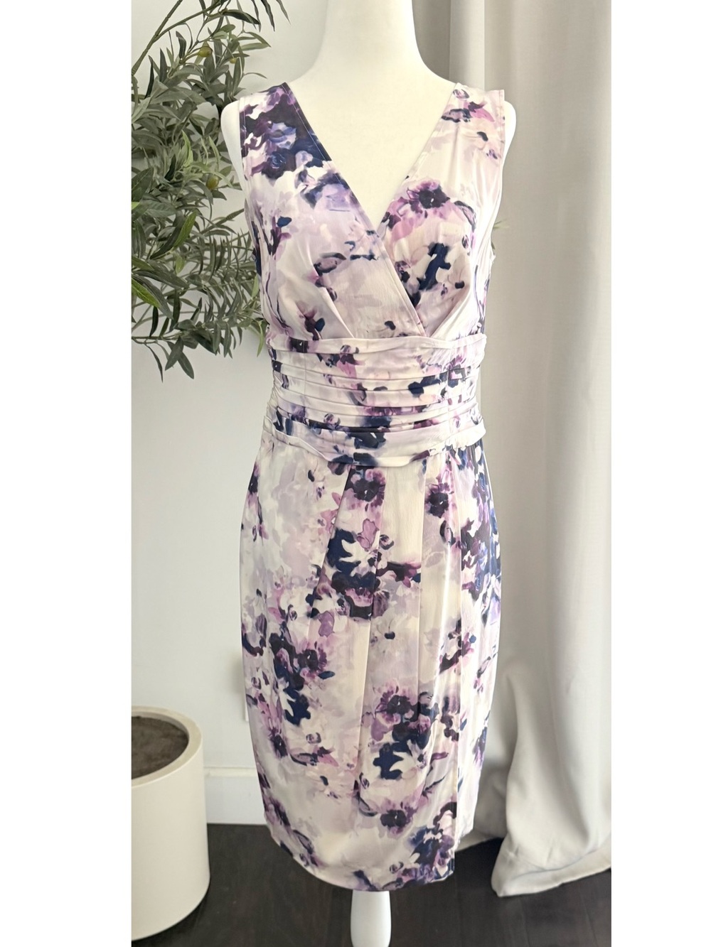 St. John Silk Floral Sheath Cocktail Dress Size 4 Watercolor Wedding Guest